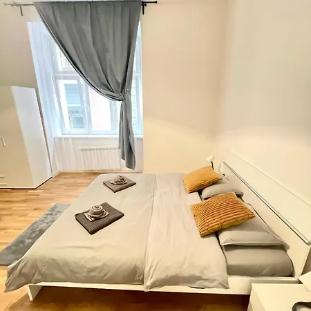 In The Center Apartment *